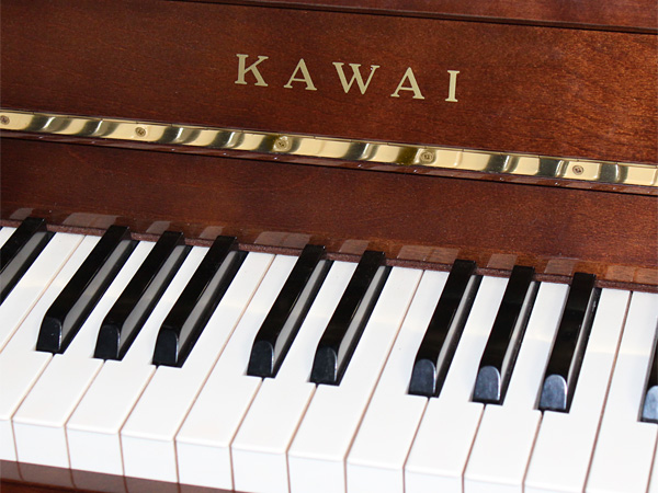 中古ピアノ カワイ(KAWAI CS14W) 木目・小型をお探しの方にお勧めの 