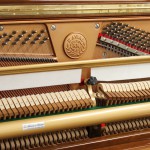 中古ピアノ カワイ(KAWAI KL70W) インテリアに調和するナチュラルな木目 中古ピアノ カワイ(KAWAI KL70W) インテリアに調和するナチュラルな木目
