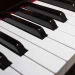 中古ピアノ アポロ(APOLLO SR85DM) グランドピアノに劣らない演奏効果!SSS搭載モデル 中古ピアノ アポロ(APOLLO SR85DM) グランドピアノに劣らない演奏効果!SSS搭載モデル