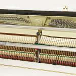 中古ピアノ カワイ(KAWAI Kb15J) 気品あふれるホワイトピアノ!置き場を選ばないコンパクトさ