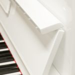 中古ピアノ ヤマハ(YAMAHA b113) 人気のヤマハ「bシリーズ」を気品あふれるホワイトピアノに!