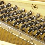 中古ピアノ ヤマハ(YAMAHA MC203) コンパクトな気品あふれるホワイトピアノ!