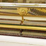中古ピアノ ヤマハ(YAMAHA U1H) ヤマハの大人気ロングセラーモデルを気品あふれるホワイトピアノに♪