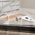新品ピアノ グランドギャラリー(GP-168 CRYSTAL) コンパクトサイズのクリスタルピアノ