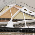 新品ピアノ グランドギャラリー(GP-168 CRYSTAL) コンパクトサイズのクリスタルピアノ
