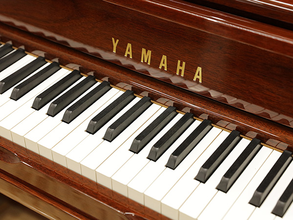 中古ピアノ　YAMAHA(ヤマハ)YU50MhCSEB　木目調・自動演奏・消音機能付きハイグレードモデル