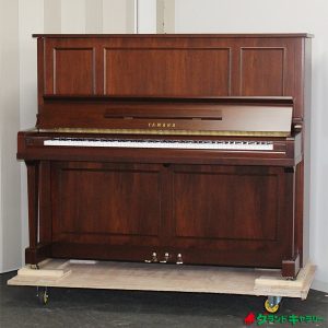 中古ピアノ ヤマハ(YAMAHA U30Wn) ヤマハピアノでは珍しい、装飾のついた希少モデル