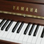 中古ピアノ ヤマハ(YAMAHA U30Wn) ヤマハピアノでは珍しい、装飾のついた希少モデル