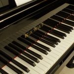 中古ピアノ カワイ(KAWAI US65) グランドピアノ型上級モデル鍵盤