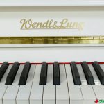 新品ピアノ ウェンドル＆ラング(WENDEL&LUNG AU118WHT) デンマーク王室でも使われているアップライトピアノ。鍵盤