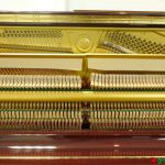 中古ピアノ ヤマハ(YAMAHA W108BS) サペリ材を化粧版に使用した贅沢で明るい木目モデル内装