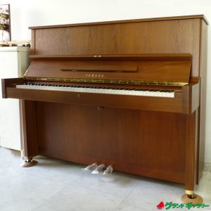 中古ピアノ ヤマハ(YAMAHA W109B) お部屋を明るく美しく演出♪希少木目ピアノ外観