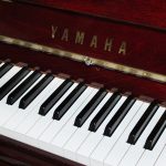 中古ピアノ ヤマハ(YAMAHA U30BiC) 優雅な木目、猫脚ピアノ