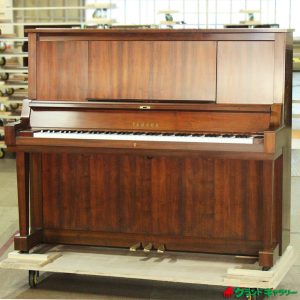 中古ピアノ ヤマハ(YAMAHA W102) 安らぎを与える落ち着いた褐色の木目ピアノ