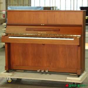 中古ピアノ ヤマハ(YAMAHA W103) シンプルでモダンなデザインの木目ピアノ