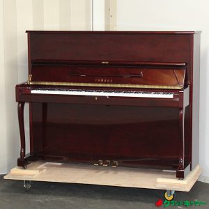 中古ピアノ ヤマハ(YAMAHA W110BB) 鮮やかな色合い、猫脚が優雅な木目ピアノ
