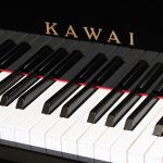 中古ピアノ カワイ(KAWAI OP32) 高級感溢れる黒色・猫脚ピアノ