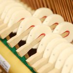 中古ピアノ カワイ(KAWAI KL64K) 猫脚・モール装飾付・ワインレッド調ピアノ