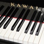 中古ピアノ カワイ(KAWAI K70) 豊かな音色♪グランドピアノスタイル