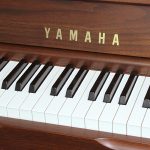 中古ピアノ ヤマハ(YAMAHA WX1AWn) 木目ならではの美しいディティールデザイン