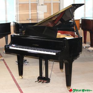中古ピアノ カワイ(KAWAI GM2) 6畳のお部屋におけるベビーグランド