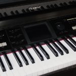 中古ピアノ ローランド(ROLAND KR115) 多彩な機能を搭載したミニ・グランド・モデル