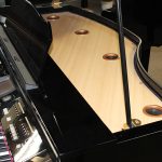 中古ピアノ ローランド(ROLAND KR115) 多彩な機能を搭載したミニ・グランド・モデル