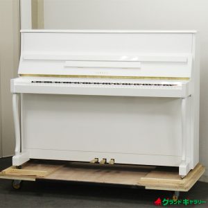 中古ピアノ ヤマハ(YAMAHA MC202) 華やかなホワイトカラー！本体再塗装済み！