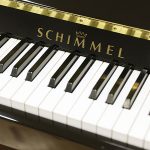 中古ピアノ シンメル(SCHIMMEL 120TN) スマートで洗練された近代的なデザイン