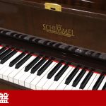 中古ピアノ シンメル(SCHIMMEL) ドイツ名門メーカーのランプ付きモデル