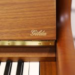 中古ピアノ カワイ(KAWAI Si15 Gilda) Siシリーズ　インテリアピアノ