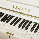 中古ピアノ ヤマハ(YAMAHA W106BM) ヤマハ定番猫脚モデルのホワイトピアノ