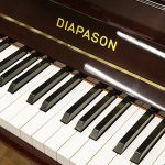 中古ピアノ ディアパソン(DIAPASON D125MF) 上品な木目艶出し・猫脚仕様