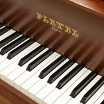 中古ピアノ プレイエル(PLEYEL P170) フランスの名門　ショパンに愛された「シンキングトーン」