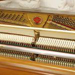 中古ピアノ シンメル(SCHIMMEL UP112B) ドイツ名門メーカーランプ付モデル　バロック様式の逸品