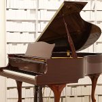 新品、カワイピアノC480F、人気の高級ヨーロピアン、ベストセラーモデル♪ 新品ピアノ カワイ(KAWAI C580F) エレガントな装いに高い表現力