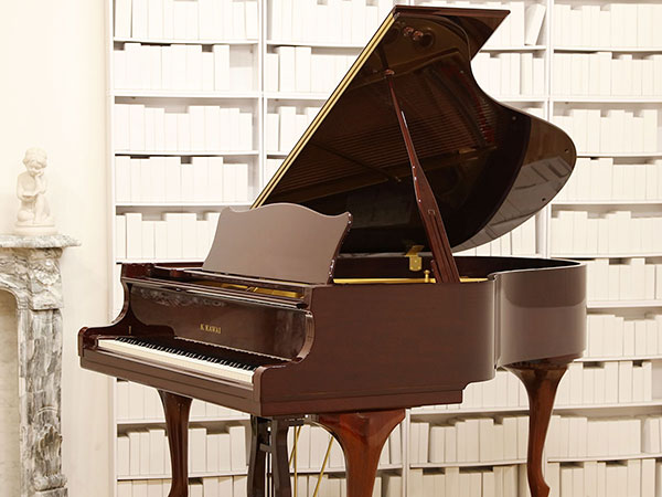 中古グランドピアノ　KAWAI（カワイ）RX2AF　ヨーロピアンテイスト溢れるフレンチスタイル