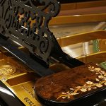 中古ピアノ ベヒシュタイン(C.BECHSTEIN V) 象嵌装飾入　名だたる音楽家が愛奏した「ピアノのストラディバリウス」