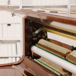 中古ピアノ ボストン(BOSTON UP118E PE) マホガニーの美しい外装、小型とは思えない、のびやかな音色、豊かな音量