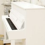 中古ピアノ カワイ(KAWAI K18) 初心者にお勧め　小型　白いピアノ