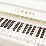 中古ピアノ ヤマハ(YAMAHA MC10A) シンプルな白いピアノ