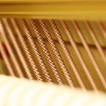 中古ピアノ メルヘン(MARCHEN MS200LE) 河合楽器製造のワインレッド調ピアノ