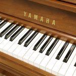 中古ピアノ ヤマハ(YAMAHA YF101W-SH2)2019年製！多機能消音機能付きピアノ