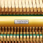 中古ピアノ ディアパソン（DIAPASON）DL125Wn　上品な木目艶消し・猫脚仕様の国産ピアノ