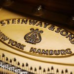 中古スタインウェイ＆サンズ (STEINWAY＆SONS B211 マホガニー）まるで宝石の様な鮮やかな外装。低音域から高音域まで完璧なバランス