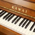 中古ピアノ　KAWAI（カワイ）C380RG　シンプルなフォルム、豊潤な木の風合い。