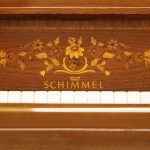 中古ピアノ シンメル(SCHIMMEL 112LS) 花柄象嵌入り　エレガントにお部屋を彩る希少な逸品
