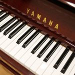 中古ピアノ ヤマハ(YAMAHA UX30BiC) 美しい外観　X支柱搭載！木目ハイグレードモデル