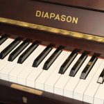 中古ピアノ ディアパソン(DIAPASON D132MF) 国産ピアノブランド「ディアパソン」の木目調・大型モデル