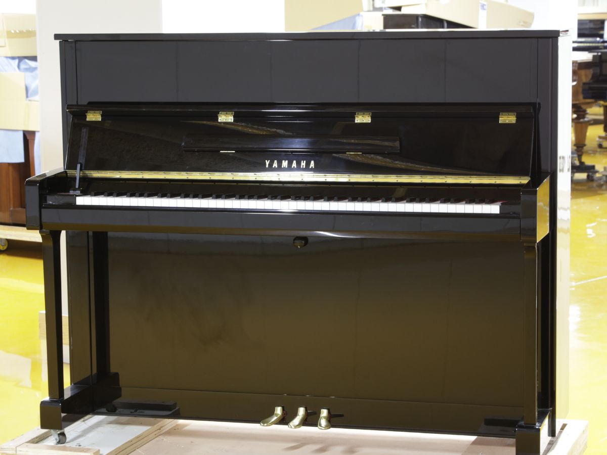 中古】YAMAHA（ヤマハ） / b121 BP 黒鏡面仕上げ アップライトピアノ  
